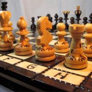 Schachspiel aus Holz PEARL 34 x 34 cm
