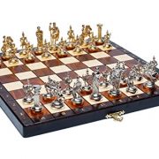 Schachspiel mit Schachfiguren aus Messing