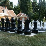 bergames-Garten-Schach-Figuren-aus-langlebigem-PVC-fr-Freiland-Garten-und-Parks-0-0